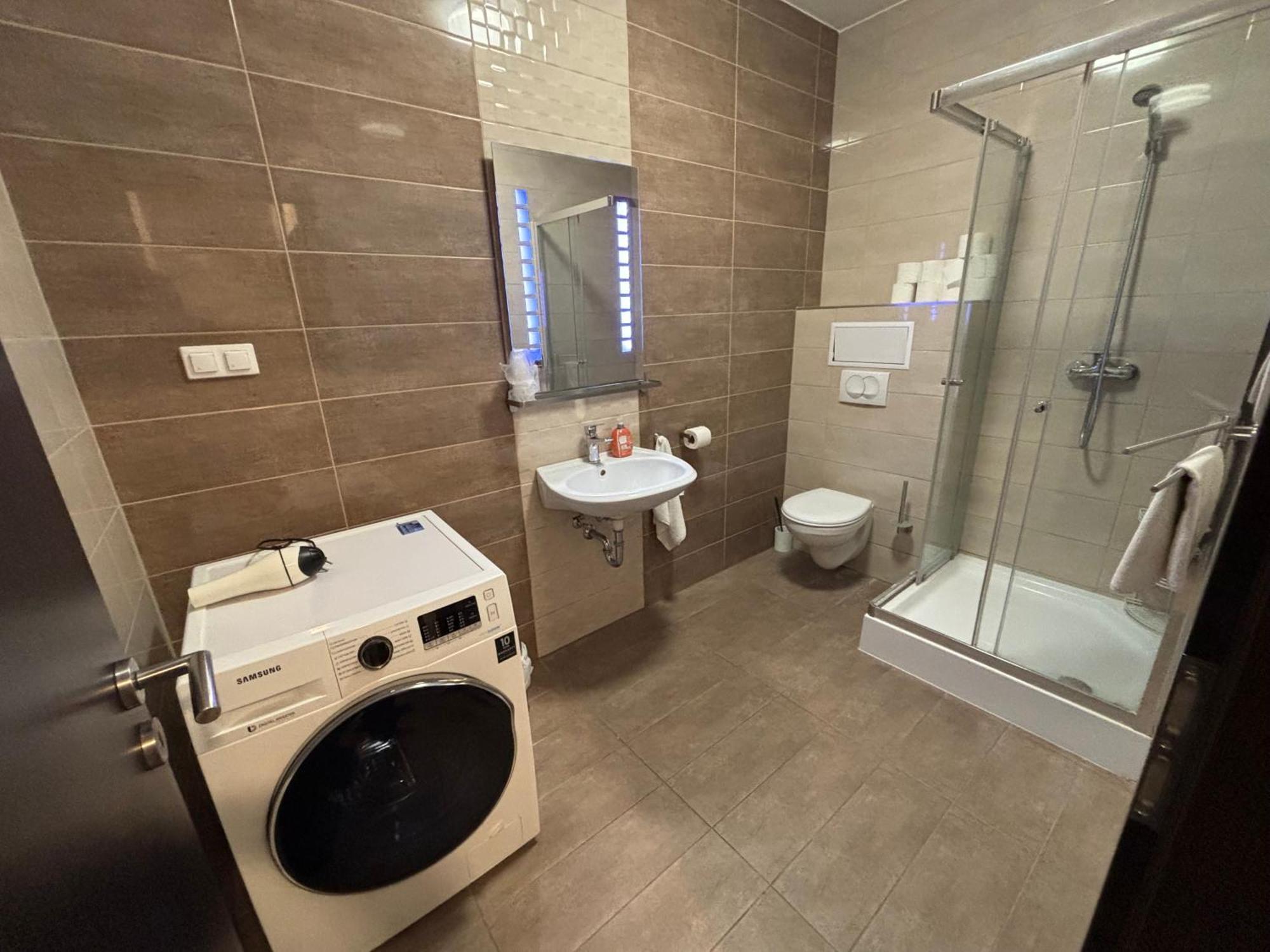 Pizza Tabor Apartman Мішкольц Екстер'єр фото