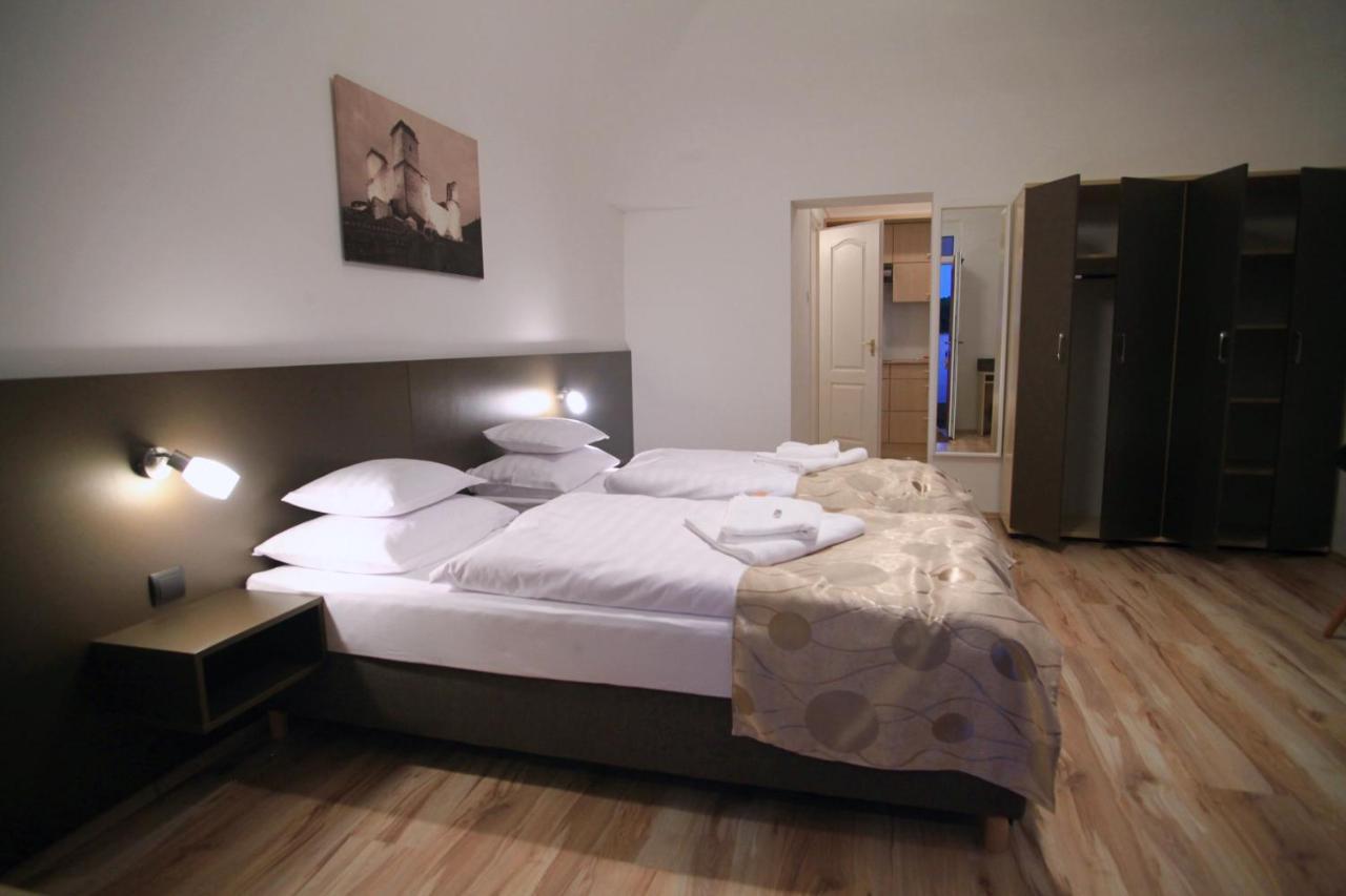 Pizza Tabor Apartman Мішкольц Екстер'єр фото